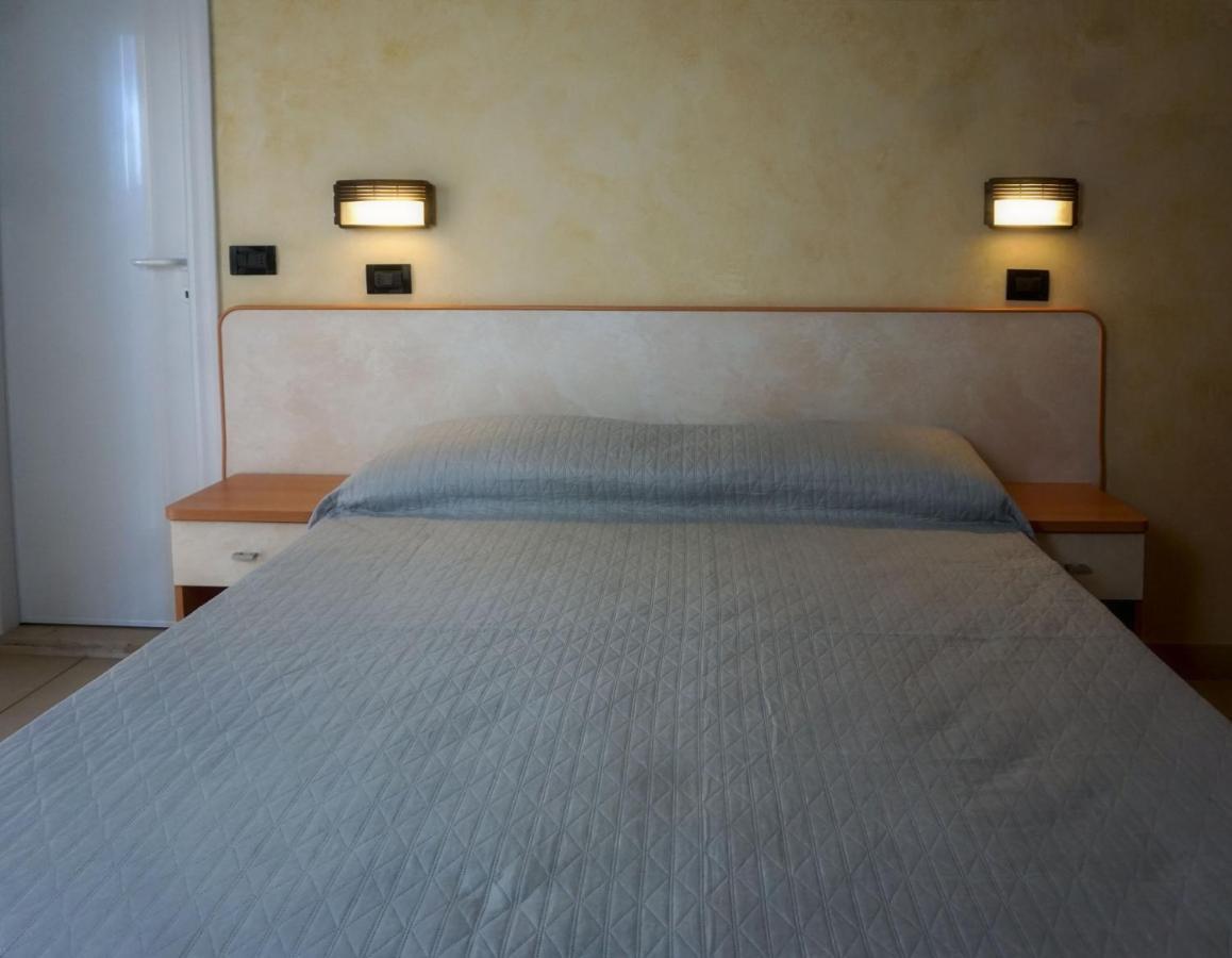 Pensione Londra Rimini Exteriör bild